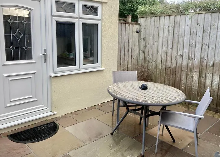 Twin Gates Annexe